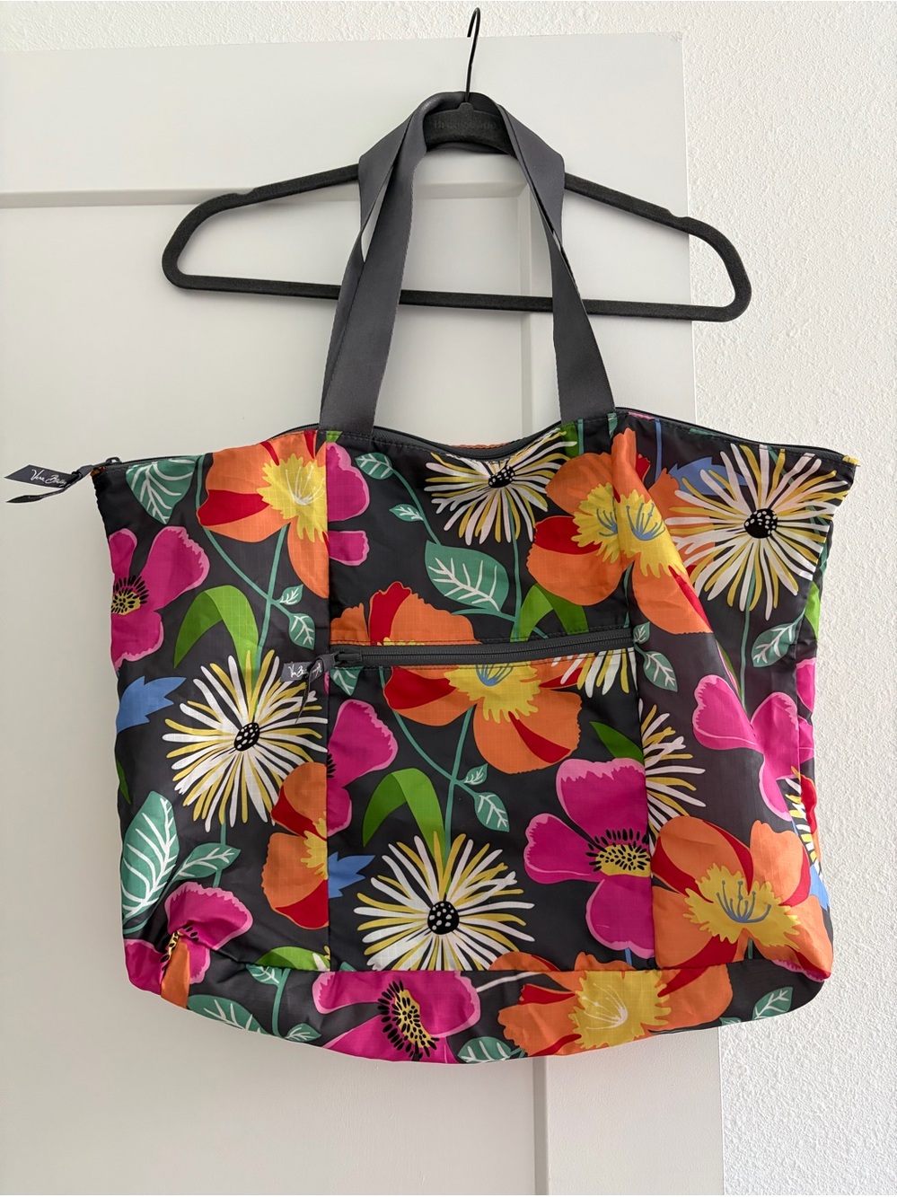 Vera Bradley Tote Bag in RETIRED Jazzy Blooms